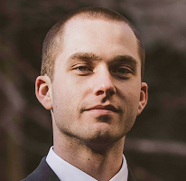 暗号資産市場のエキスパートであるトレーディングアナリスト、Thomas Whitfield のポートレート